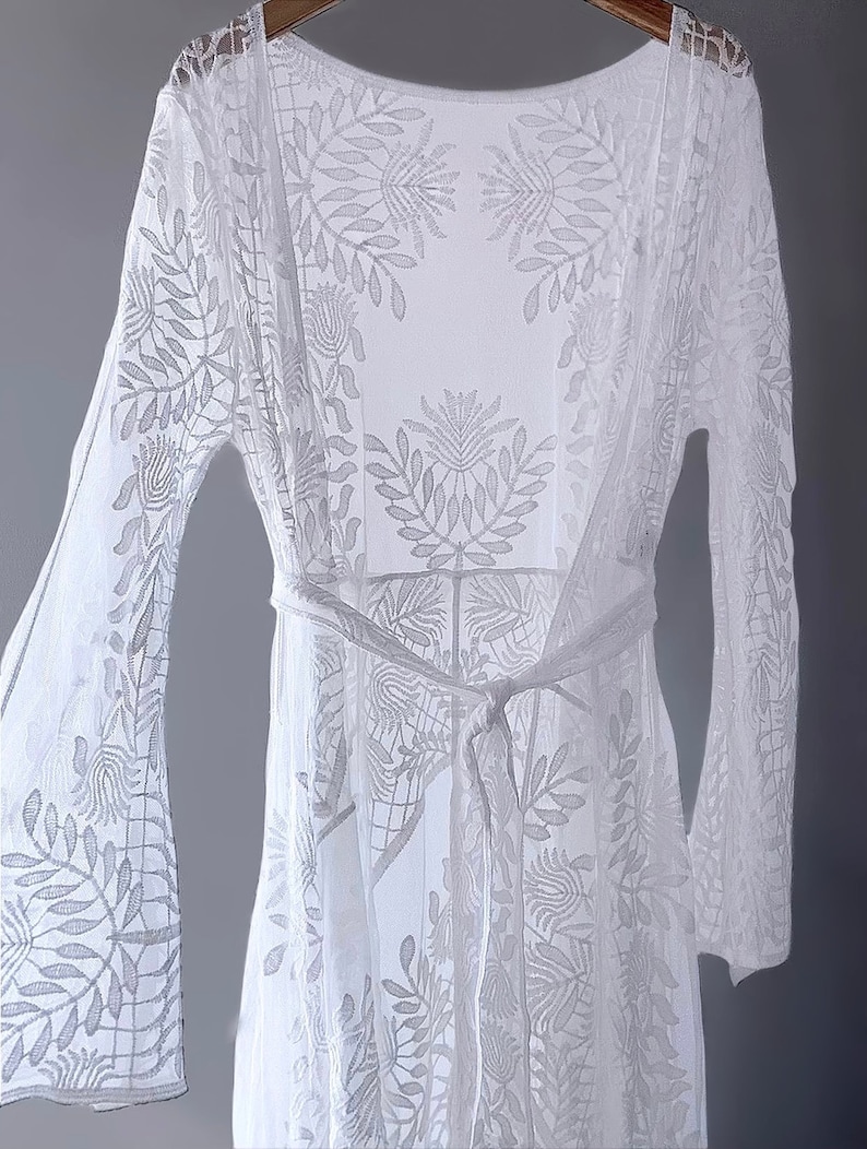 Tunique blanche, kimono bordée de dentelle, robe blanche, robe longue bohème image 9