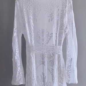 Tunique blanche, kimono bordée de dentelle, robe blanche, robe longue bohème image 10