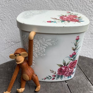 Eduscho Bremen coffee tin white roses raised motif 60s tin