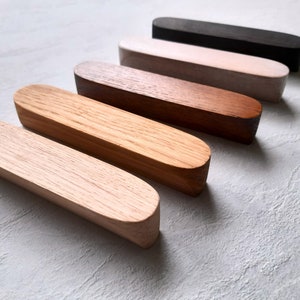 Modern handles, drawer handles, furniture handles, cabinet handles, dresser handles, oak handles, kitchen handles, natural handles