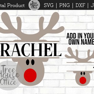 Puede incluir: Una descarga digital de un archivo de corte SVG de reno con el nombre "RACHEL" en un estilo de monograma dividido. El reno tiene una nariz roja y cuernos marrones. El texto "ADD IN YOUR OWN NAME" está incluido en la imagen.
