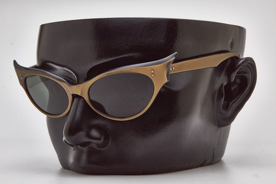 Vintage Sunglasses 1960s Retro Gold/Black cat eye… - image 7