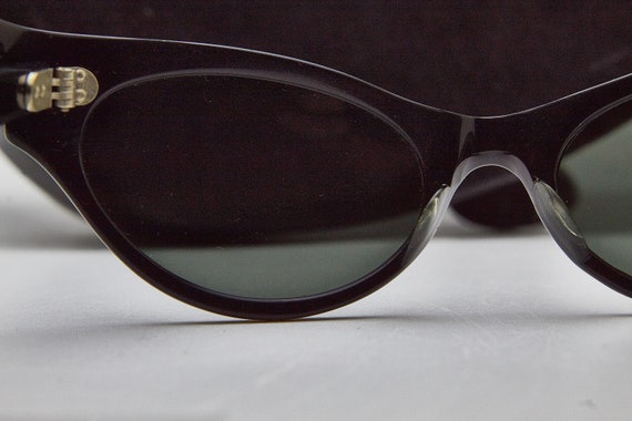 Vintage Sunglasses 1960s Retro Gold/Black cat eye… - image 9