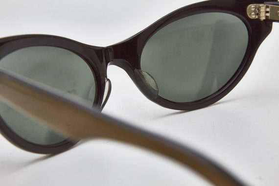 Vintage Sunglasses 1960s Retro Gold/Black cat eye… - image 4
