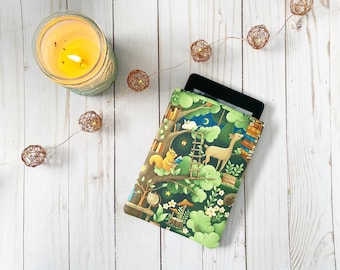 Forest Library Critters Kindle Paperwhite Padded Sleeve | Kindle Oasis Sleeve | E-Reader Sleeve | Kindle Cover | Bookish Gift