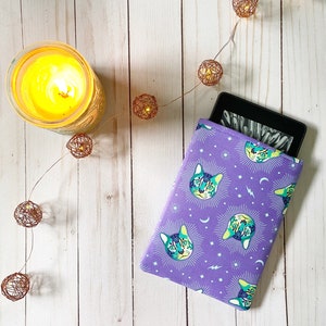 Space Cat Kindle Paperwhite Padded Sleeve | Kindle Oasis Sleeve | E-Reader Sleeve | Kindle Sleeve | Bookish Gift