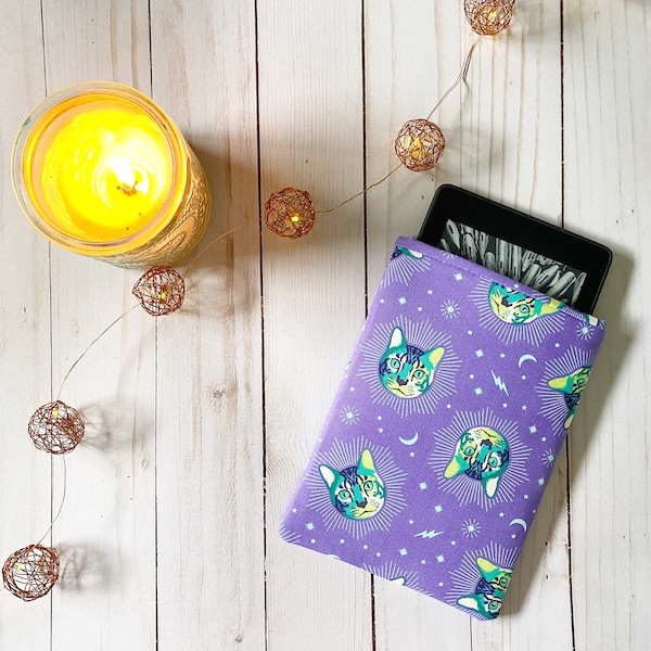 Space Cat Kindle Paperwhite Padded Sleeve | Kindle Oasis Sleeve | E-Reader Sleeve | Kindle Sleeve | Bookish Gift