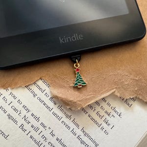 Little Christmas Tree Kindle Charm | USB Type C | Anti Dust Plug | Phone Charm