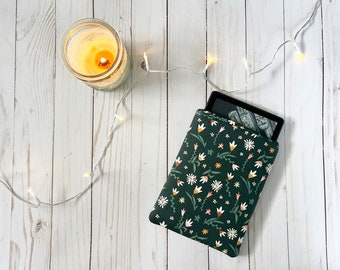 Emerald Floral Padded Kindle Paperwhite Sleeve | Kindle Oasis Sleeve | E-Reader Sleeve | Bookish Gift | Kindle Accessories | Premium