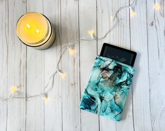 Glacier Waters Kindle Paperwhite Sleeve | Kindle Oasis Sleeve | E-Reader Sleeve | Kindle Cover | Bookish Gift
