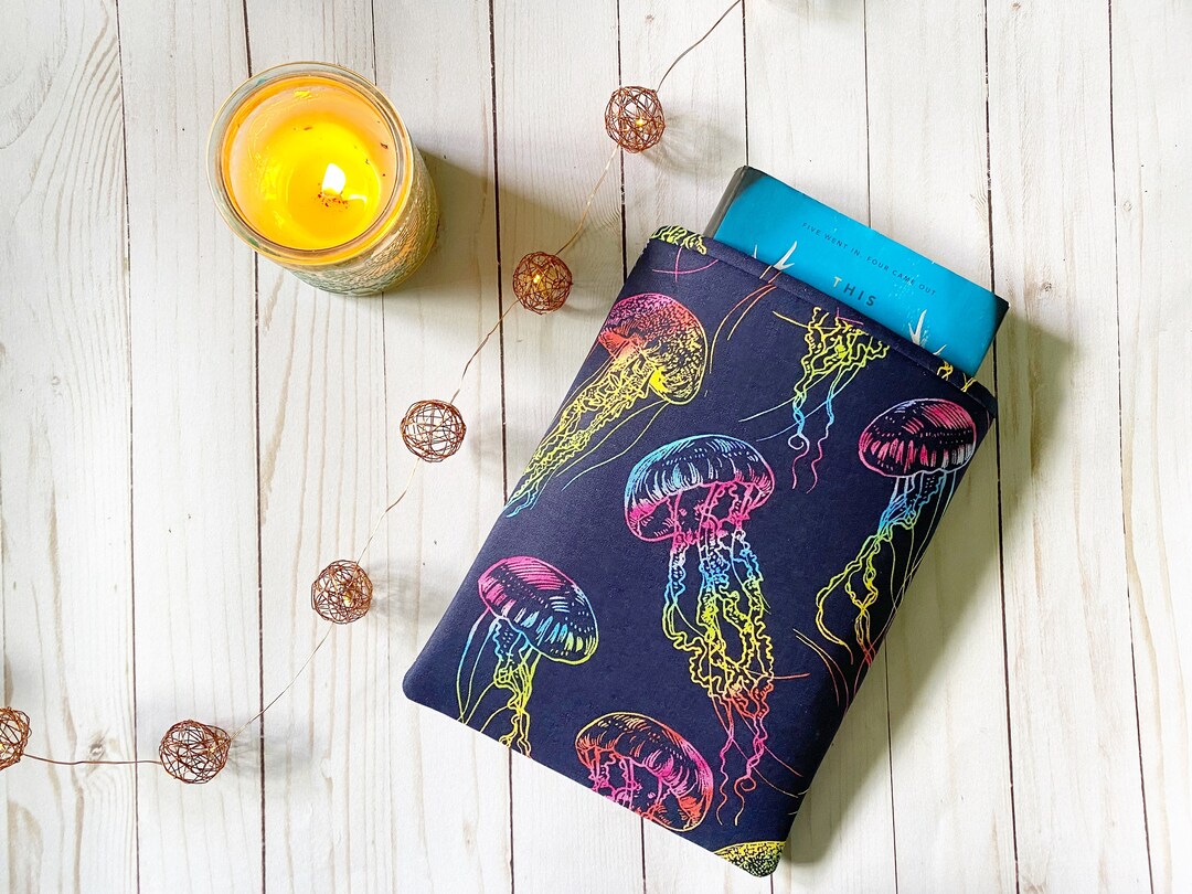 Funda de libro acolchada de medusas / Protector de libros / Etsy España