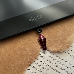 Sarg Kindle Charm | USB Typ-C | Anti Dust Plug | Telefon-Anhänger