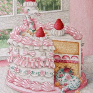 Pode incluir: Um bolo rosa e branco decorado com glacê rosa, laços brancos e folhas verdes. Um morango fica no topo do bolo, e um pedaço de bolo em forma de cobra está no lado.