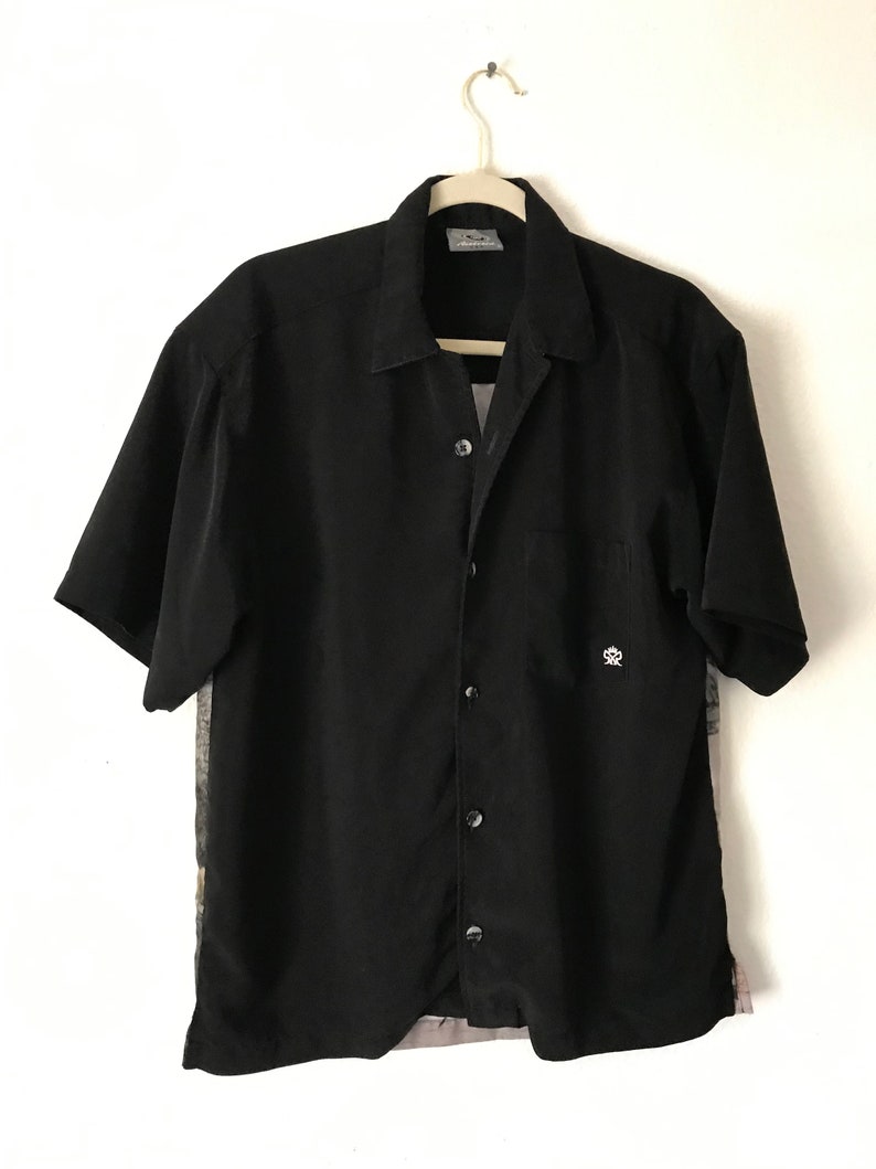 oriental dragon Chinese script classic button up shirt size M