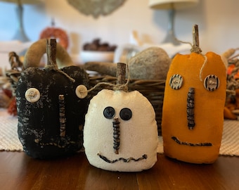Primitive Halloween Pumpkins Shelf Sitters