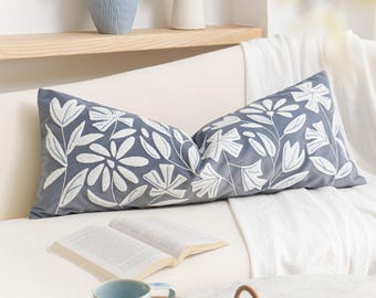 Funda de almohada lumbar decorativa de terciopelo azul de 14x36 pulgadas, almohada corporal larga y suave para cama, almohada lumbar decorativa.