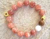Bracelet pierre de Soleil 10 mm en perles naturelles, bijou spirituel fait main avec bois, verre blanc, plaqué or
