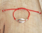 Cordon noir ou rouge avec cauri et perles en argent massif