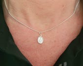Collier Vierge Miraculeuse en argent massif 925, médaille madone symbole de protection, chaîne fine minimaliste, cadeau spirituel femme