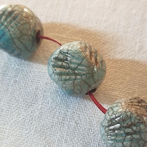 Perles de poterie en raku faites main, perle en céramique turquoise sculptée, fournitures de bijoux artisanaux italiens, composants rustiques pour la fabrication de bijoux, accessoire de bijou