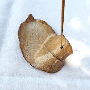 Raku pottery leaf incense holder, rustic clay burner, handmade Italy Art ceramic, wabi sabi brutalist decor, unique Nature gift for him her
