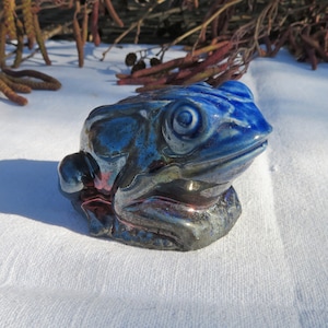 Toad clay figurine, Raku frog, toad ceramic statuette, unique gift frog lover, Italy pottery animal Art shop, handmade rustic toad decor