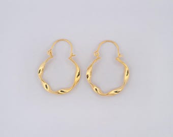 Brincos de argola dourados, argolas de latão folheado a ouro texturizado, brincos pequenos minimalistas, argolas douradas marteladas, brincos dourados modernos, presente para ela