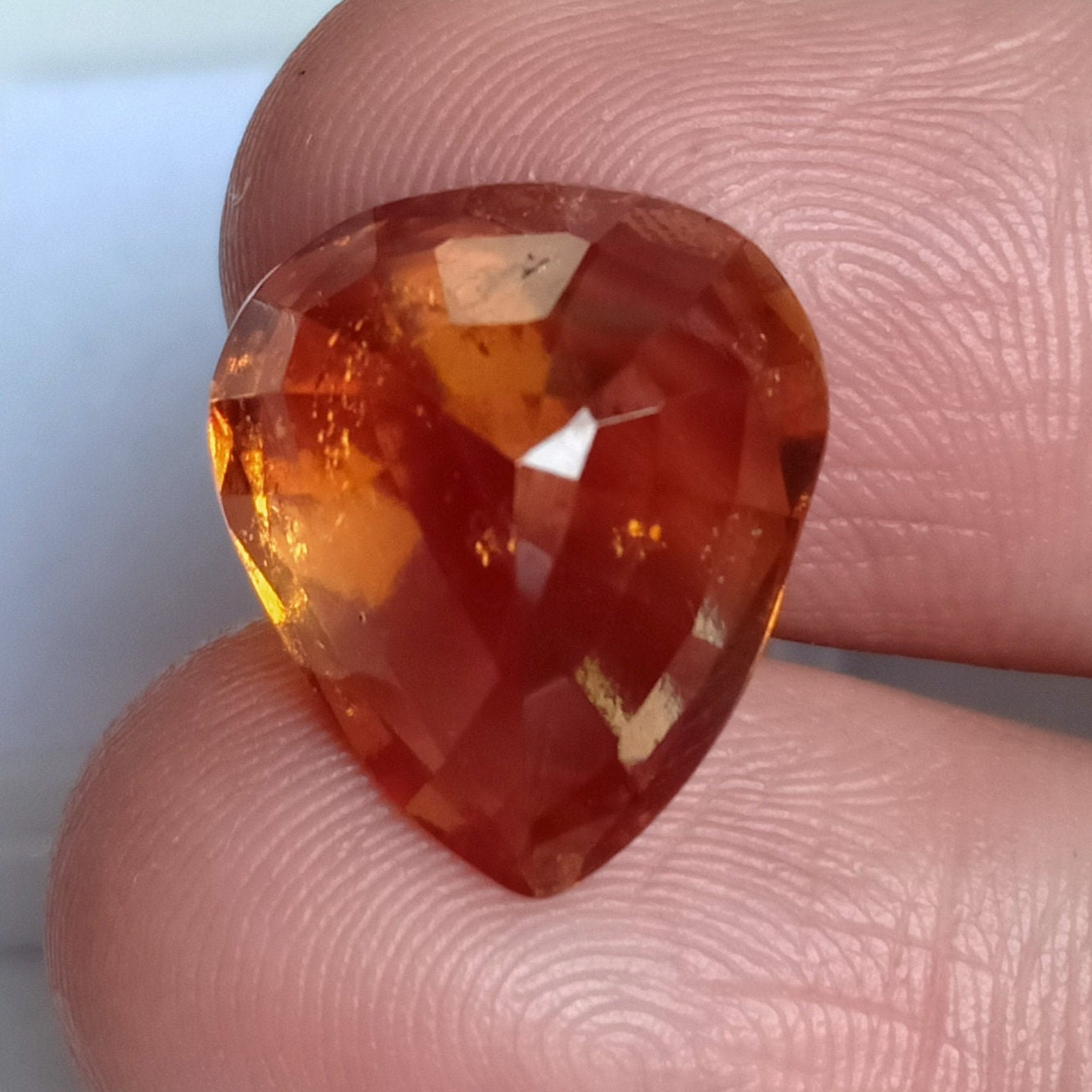 RARE !! HESSONITE ORANGE D'AFRIQUE FORME COEUR : 1,36 CARAT ★★ p186