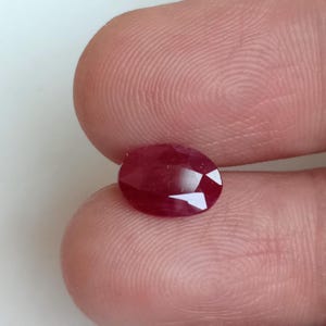 Natuurlijke ovale robijn 9,8 x 7 x 3 mm, 2 kt rode edelsteen, sterlingzilveren medaillonketting afbeelding 6