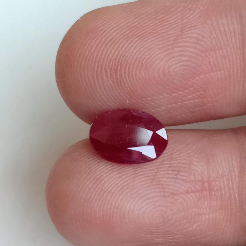 Natuurlijke ovale robijn 9,8 x 7 x 3 mm, 2 kt rode edelsteen, sterlingzilveren medaillonketting afbeelding 6