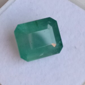 Esmeralda de Zambia suelta natural verde de claridad opaca - Corte octogonal, Esmeralda en forma octogonal, Esmeralda suelta octogonal, Esmeralda natural octogonal 3,69 cts