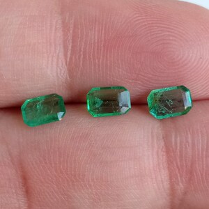 Lote de 3 esmeraldas octogonales, esmeralda natural de 6 x 4 mm, esmeralda verde brillante, forma octogonal sin tratar y sin calentar, esmeralda extrafina, piedra de corte esmeralda