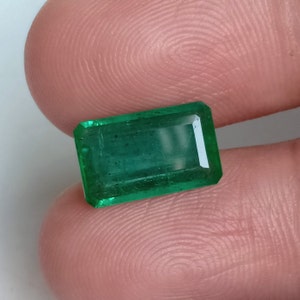 Vivid Green Octagon Smaragd: 2,89 CT, Sambia