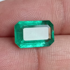 6.07カラットの鮮やかなグリーンエメラルド、最高品質のエメラルドオクタゴンカット、プレミアムグレードの希少ザンビア産エメラルドルースファセット宝石、ジュエリー製作に最適