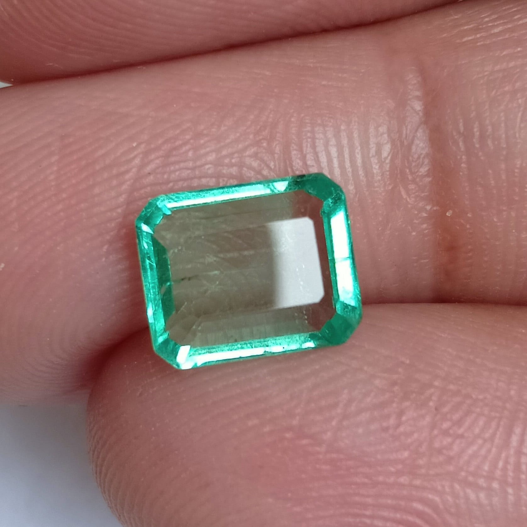 ザンビア産エメラルド：1.78カラット、八角形カット、天然グリーン
