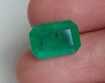 Natural Emerald Cut 4.23 Carat Untreated faceted cut Octagon, Vivid Green High Luster loose Zambian emerald 12.1x8.4 mm