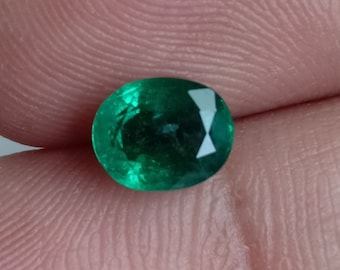 Natural Zambian Emerald: 1.48 CT Oval Green Gemstone (7.60x6.20 mm)