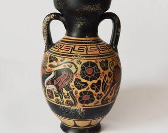 コリント式陶器のアンフォラ - 古代ギリシャ陶器のレプリカ、手描き