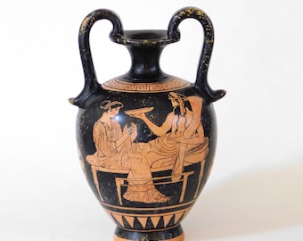 Amphore athénienne à figures rouges, vase grec peint à la main d'époque classique, copie du musée, Muse Terpsichore jouant de la harpe / Hadès et Perséphone