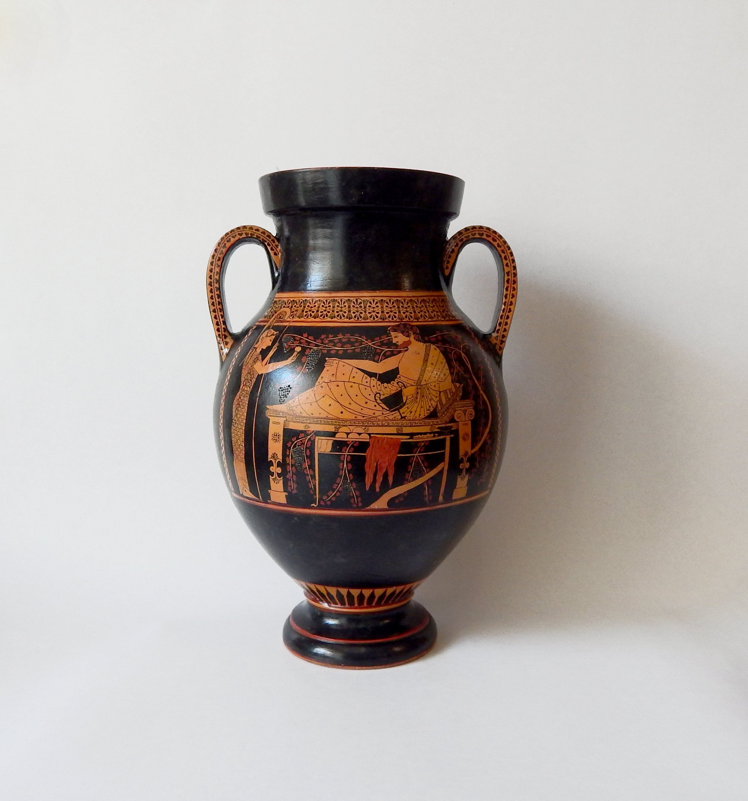 古代ギリシャの花瓶 黒像式クラテル アキレスとアイアスが遊ぶ