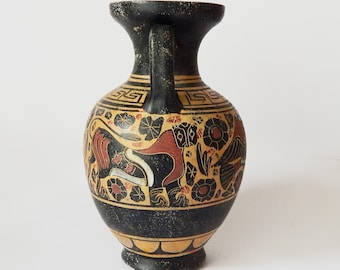 コリント式陶器のアンフォラ - 古代ギリシャ陶器のレプリカ、手描き