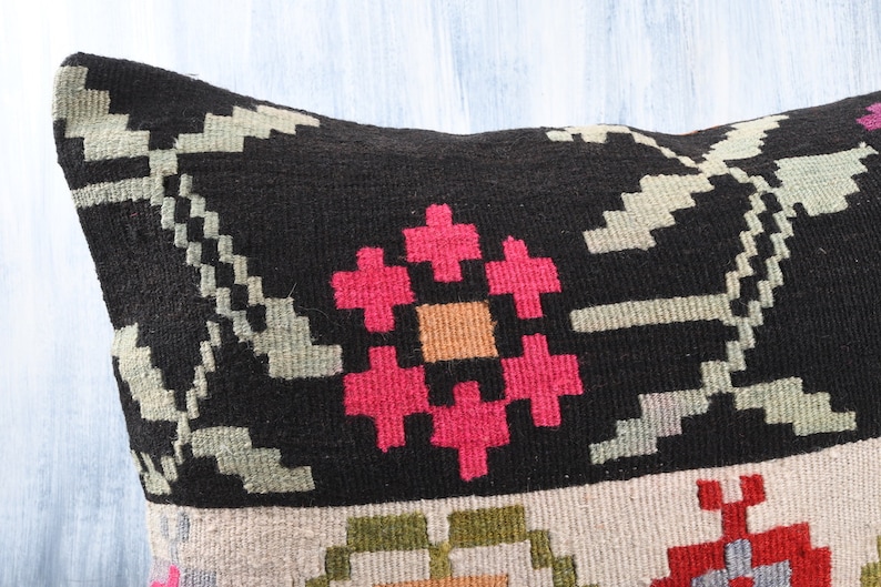 Decorative Throw Pillow Bohemian Carpet Pillow 16x24 Pillow Case Boho Sham Cover Ethnic Kilim Pillow Home Decor Sofa Kilim Pillow