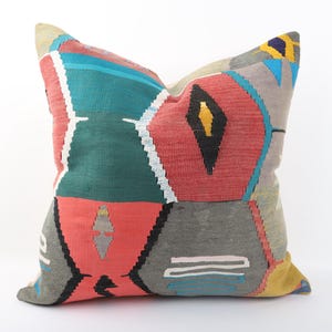 Bohemian Kilim Pillow, 24x24 Kilim Pillow, Turkish Kilim Pillow, Vintage Kilim Pillow, Boho Carpet Pillow, Home Decor, Turkey Pillow