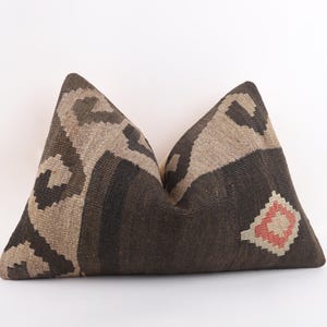 Housse de coussin lombaire kilim vintage faite main : accent bohème turc, 16 x 24 image 1