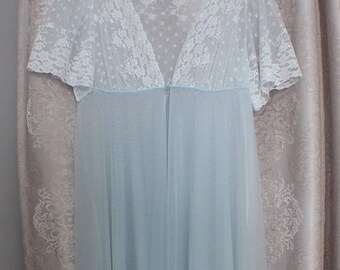 Vintage Baby Blue and Lace Dressing Gown/Duster