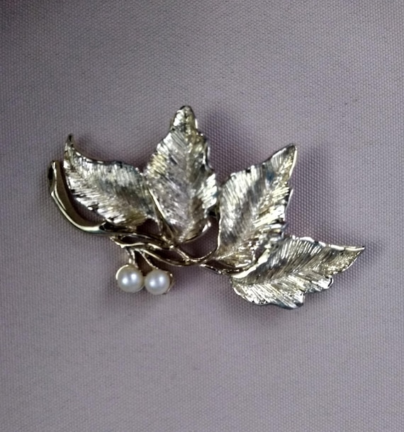 Large Four Leafed Brooch - image 1