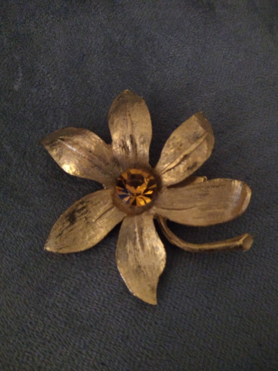 Heavy Flower Brooch with Amber Rhinestone
