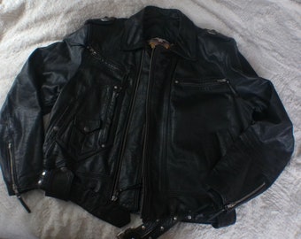 1996 Harley Davidson 7 Pocket Leather Jacket Debossed Back With