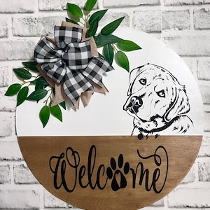 Labrador Retriever Welcome Sign: 18&quot; Dog Door Hanger