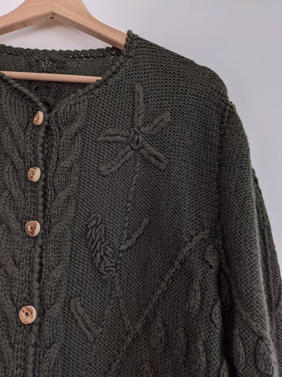 Vintage austrian autumn theme hand knit Cardigan … - image 6